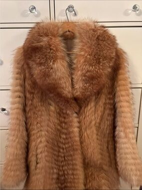 Luxurious Women's Fox Fur Coat